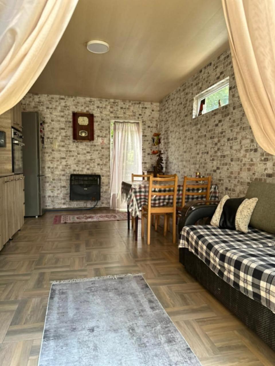 Guest House Barbi Batumi Ngoại thất bức ảnh
