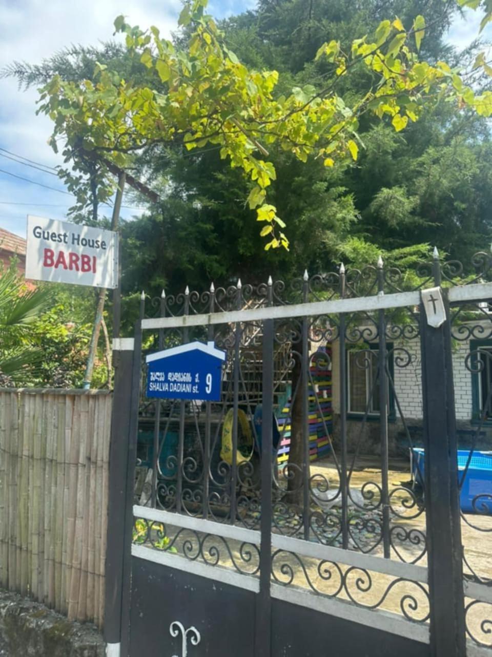 Guest House Barbi Batumi Ngoại thất bức ảnh